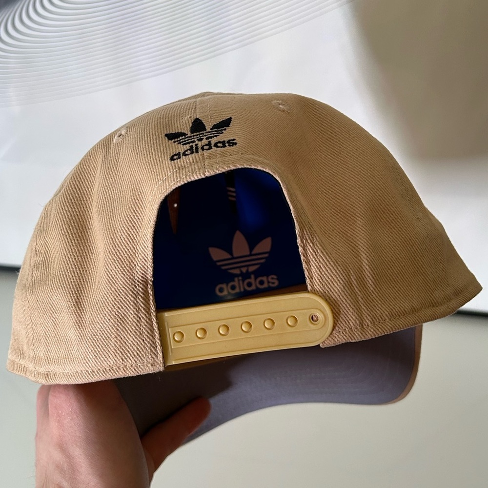 NWT Adidas Originals Icon Pre-Curve Snapback Hat - Picture 4 of 5
